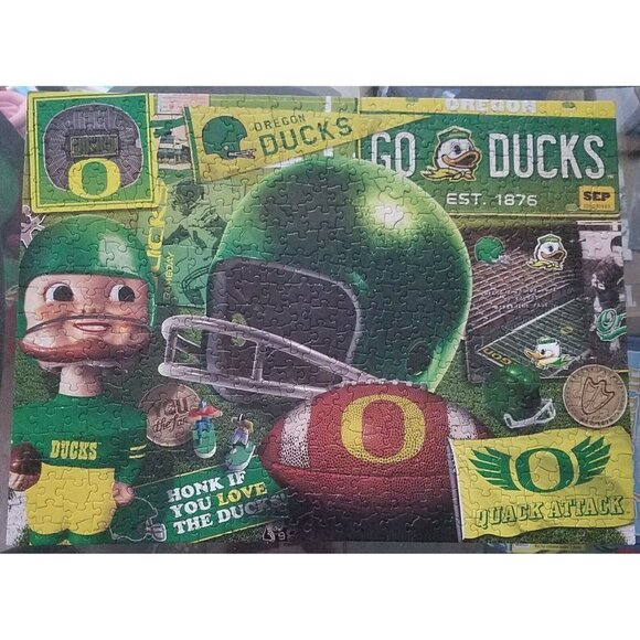 2 University of Oregon Ducks Football Jigsaw Puzzle Lot 350 500 Pieces Complete - Picture 4 of 13
